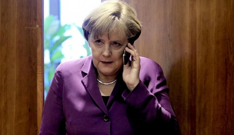 Nocsak, mit tudott meg a szemfüles Népszava: Merkel meghívta Orbánt Berlinbe