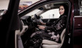 Mától nők is legálisan vezethetnek autót Szaúd-Arábiában