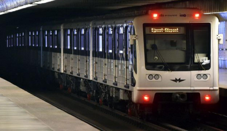 Az oroszok kedvére tett a kormány, most a főváros jár rosszul a silány metrókocsikkal