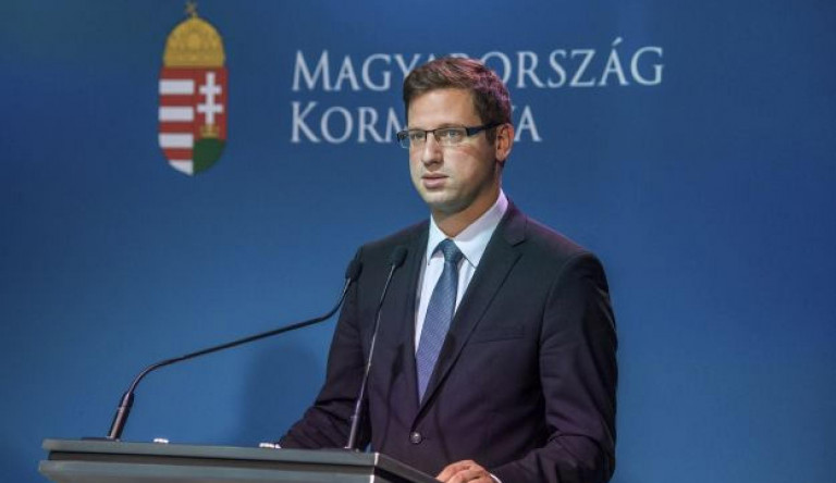 Gulyás Gergely behúzná a Közszolgálati Egyetemet