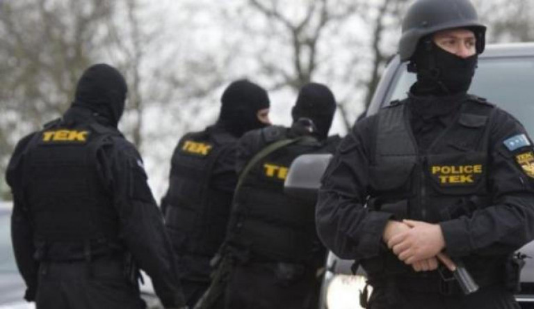 600 millióval kap többet jövőre a TEK, mert kell a pénz Szijjártó védelmére