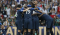 Franciaország világbajnok, és kiderült, a Pussy Riot tagjai rohantak be a pályára a vb-döntő alatt