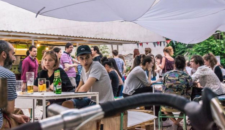 Bezáratják az Aurórát és a Corvin-tetőt