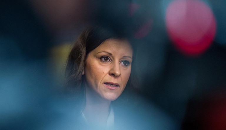 Szél Bernadett visszavonul, hogy gondolkozzék