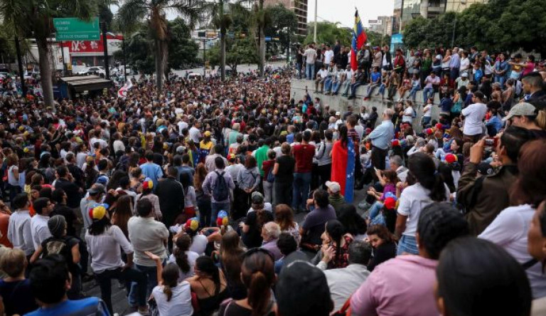 Ebbe belegondolni is nehéz: Venezuelában idén 1 millió százalékos lehet az infláció