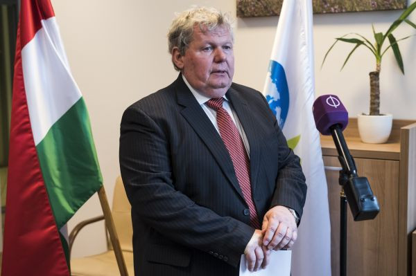 A 30 milliós végkielégítés mellé új állást is kap Süli János