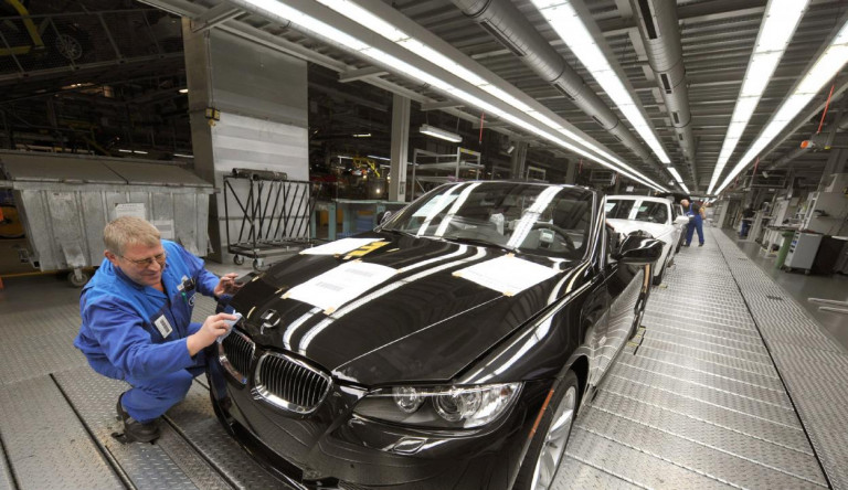 Még a kormány sem tudja, mennyi közpénzt fognak beletolni a BMW-gyárba