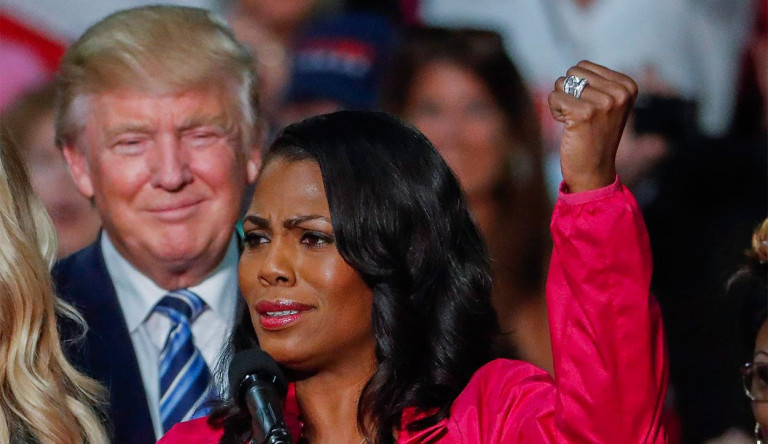 Újabb botránykönyv Trumpról 