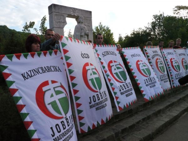 Baloldali politikusok elhatárolódását várják a jobbikos erőszakügyben