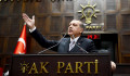 Erdoğant most épp pártelnökké választották, ellenben Törökországot leminősítették
