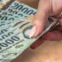 Friss adat: Több mint 4600 milliárd forint (!!!) készpénzt tartunk otthon a „párnába varrva”