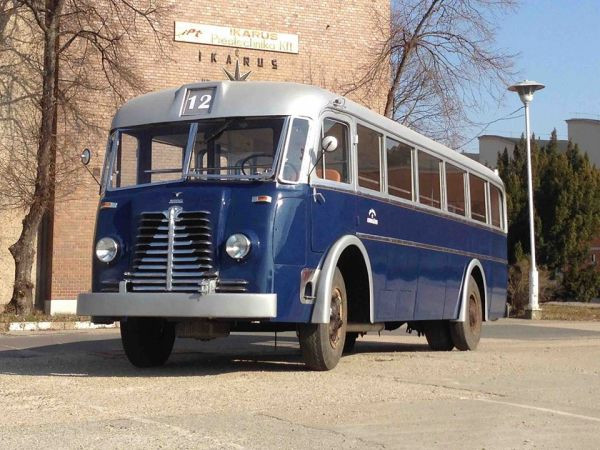Tarlós megmutatja: a mostaninál is öregebb buszokat vesz a BKV