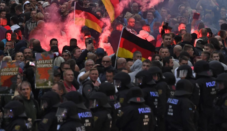 Radikális jobb Karl-Marx-Stadtban: a múlt hosszúra nyúlt