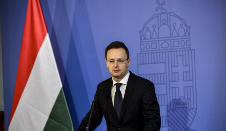 Szijjártó visszavág: Franciaország fenyegeti az Európai Unió egységét