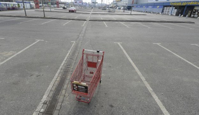 Ez gyors volt: nyitva maradnak a boltok vasárnap