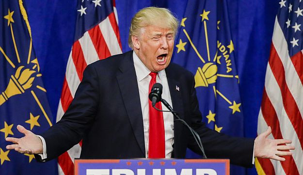 Trump asztaláról loptak iratokat a beosztottjai