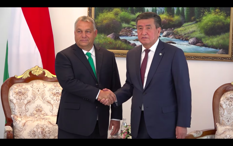 Orbán: Magyarországot idegenek veszik körül, ezért fontos a szuverenitás