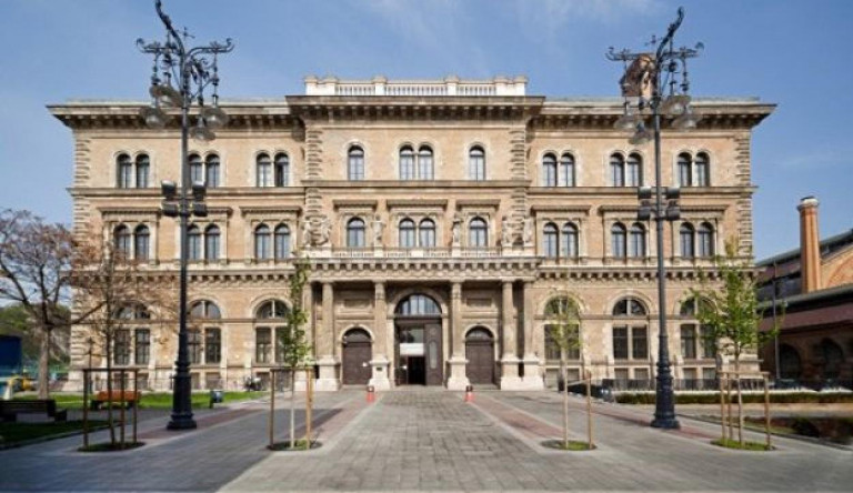 Ismét nekimegy a Corvinusnak a kormány: magánegyetemmé válhat 