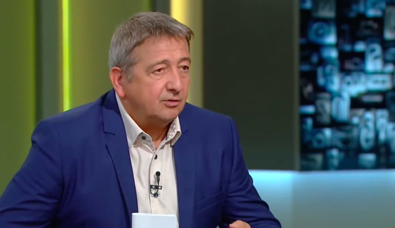 Bayer Zsolt arra biztatja az embereket, hogy hekkeljenek meg egy szavazást
