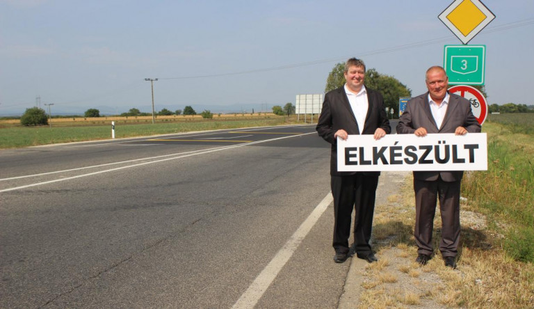 Tállai András előszeretettel hallgatja el Facebook-oldalán, hogy EU-s pénzből épül, újul meg mindaz, amit nap mint nap átad, felavat