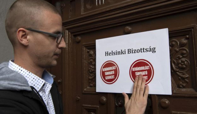 Egyszerűen nem akar beletörődni a Fidesz, hogy senki nem fizet bevándorlási különadót