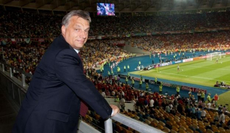 A mentelmi bizottság előtt Orbán magánrepülőzése