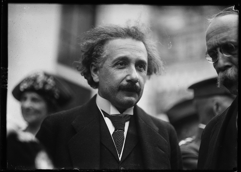 Elárverezik Einstein levelét, amelyben arról ír, hogy a Biblia primitív és gyerekes