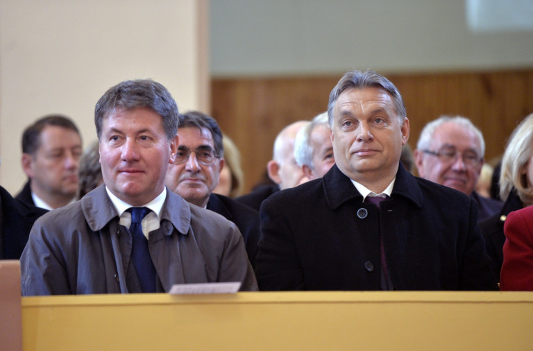 Miközben kirúgták Prőhlét, Orbán szerint nincs kultúrharc, csak „lökdösődés” 