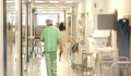Bérnővérek bevetésével próbálják kezelni a válságot a kórházak