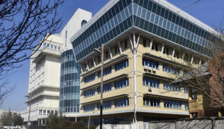 A minisztériumi vizsgálat szerint nem a szívsebész kirúgása vezetett a beteg halálához