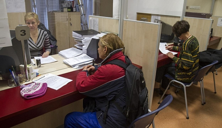 Több ezren kerülhetnek utcára a minisztériumokból