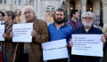 Parti Nagy Lajos, Hernádi Judit, Radnóti Sándor, Kemény István, Mécs Imre egy-egy mondattal demonstrált a hajléktalanságban élők védelmében