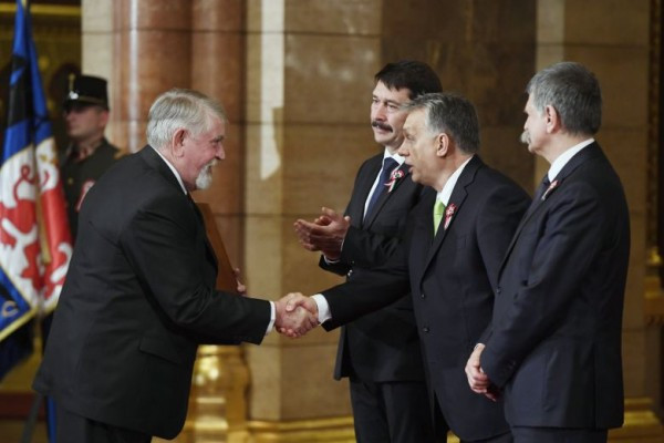 Nagy Feró, Karikó Katalin, új SZFE-tanárok - díjakat osztott a kormány 