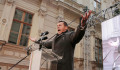 A Jobbik elnöke szerint Magyarországon „enyveskezű bolsevizmust épít a világ legnagyobb tolvaja” 