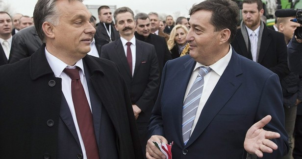 Orbán Viktor lassan teljesen visszavesz mindent, ami valaha Simicskáé volt