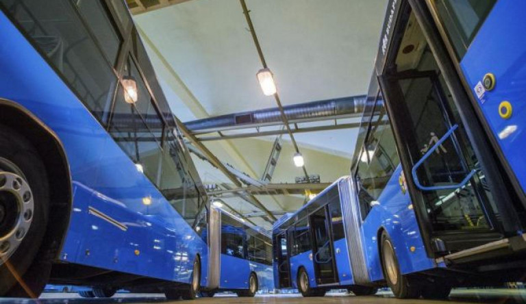 Orbánék nagy reményeket fűztek hozzá, de romokban a magyar buszgyártó, lógva hagyta a BKV-t és a Volánt