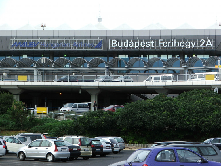 Visszavonták a ferihegyi parkolóház engedélyét, pedig már épül