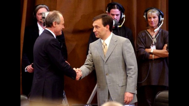 Medgyessy Péter és Orbán Viktor a miniszterelnök-jelölti vitán 2002-ben