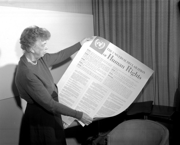 Eleanor Roosevelt Az emberi jogok egyetemes nyilatkozatával (1949)