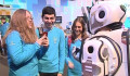 Az orosz állami tévé bemutatott egy robotot, amiről kiderült, hogy csak ember, aki robotnak öltözött