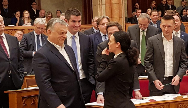 Szabó Tímea: „Orbán megrökönyödött, ő sem tudta megvédeni a rabszolgatörvényt”