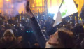 Leteperték, lefújták a rendőrök, majd a sorfal mögé rángatták a Momentum alelnökét, Donáth Annát a Kossuth téren
