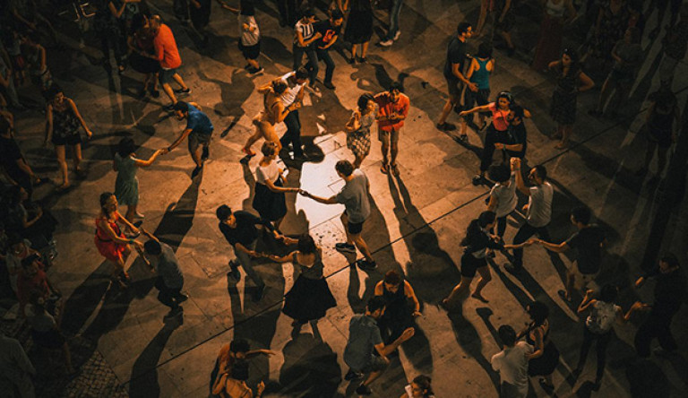 A hazai tánciskolák világa – A férfi irányít