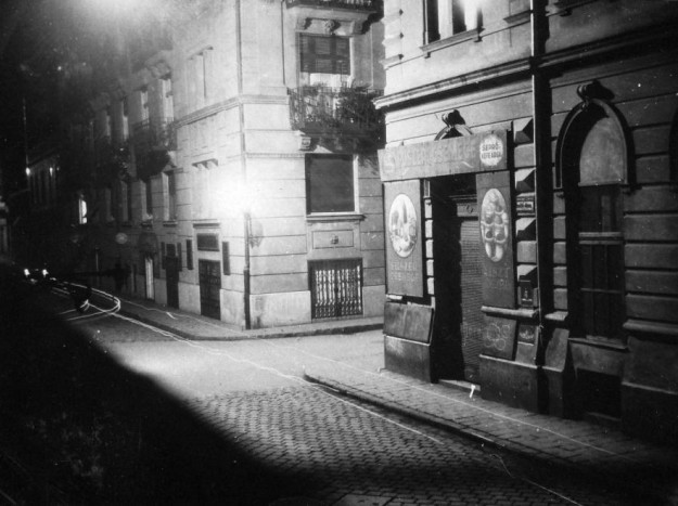 Tűzoltó utca - Berzenczey utca kereszteződése - 1934