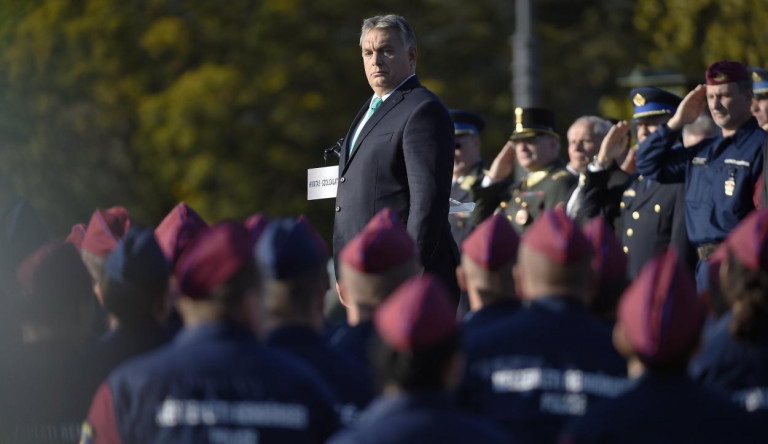 Alávaló-e az a hivatalnok, aki Orbán államának szolgálatában áll?