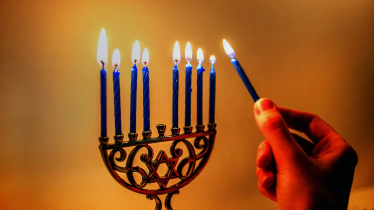 Mit hirdetnek a csoda mellett a zsidó ünnepi kellékek?