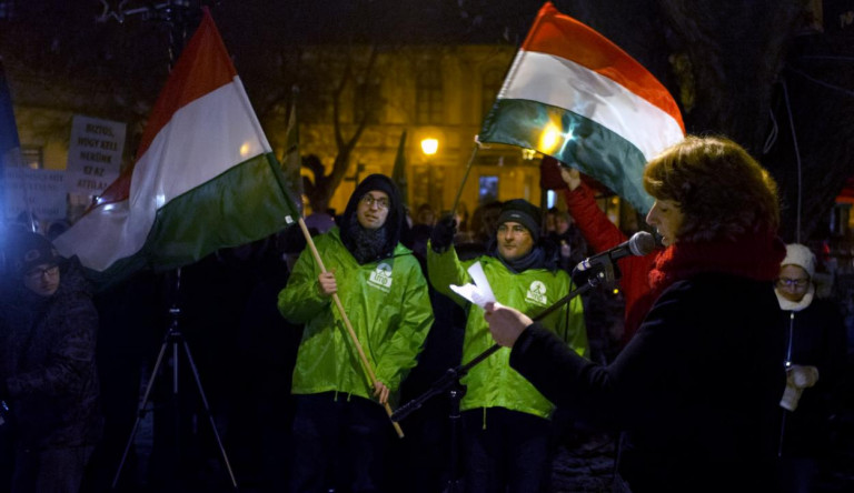 Még a püspökvárosban is tüntettek a Fidesz ellen 