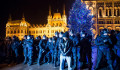 Tüntetők nélküli Kossuth téri timelapse-videóval kíván boldog karácsonyt a kormány