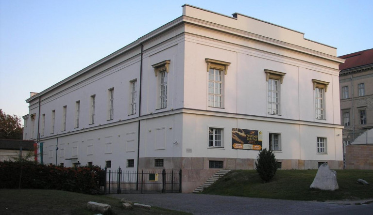 Palkovics ebben sem tétlen: miért szorítják ki Budapestről az egyik legnevesebb múzeumot?