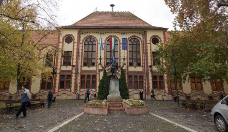 A pesterzsébeti önkormányzat határozatban döntött arról, hogy nem alkalmazza a túlóratörvényt